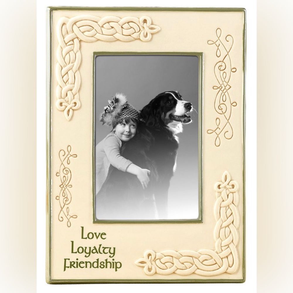 GRASSLANDS ROAD Friendship Loyalty Love Photo Frame - New in Box!